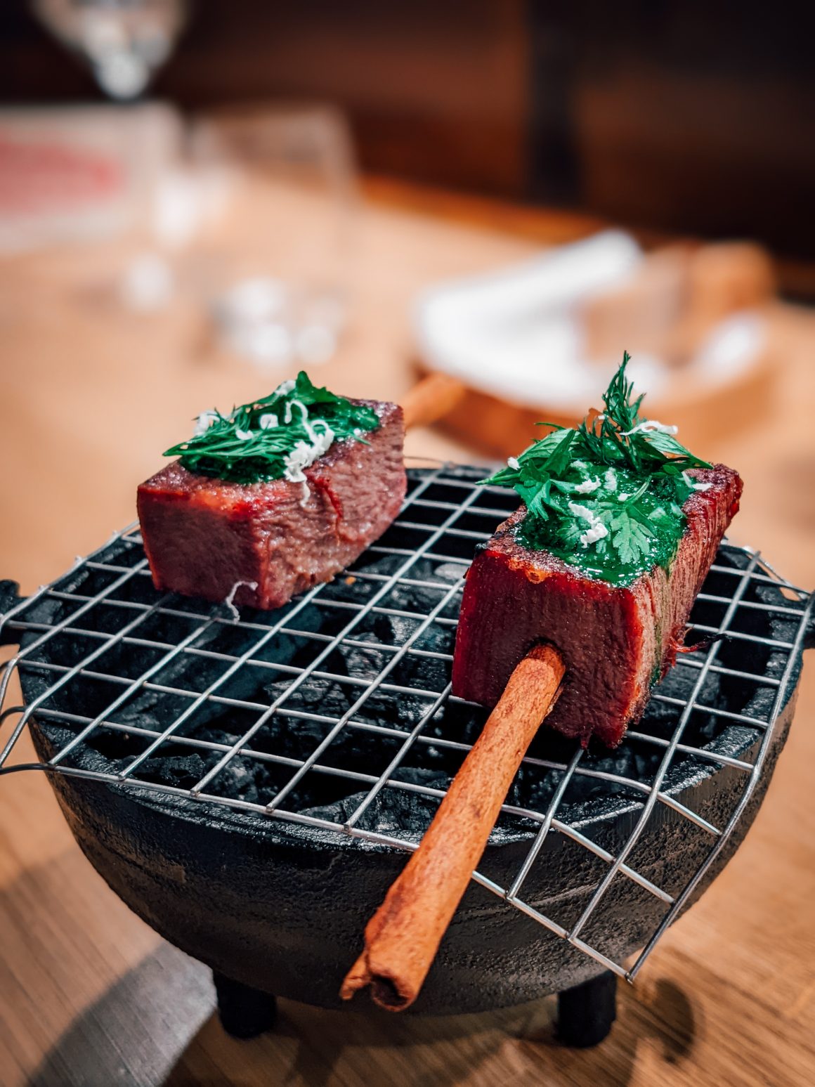 Yakitori di lingua e bagnetto verde, Ristorante Condividere, Torino